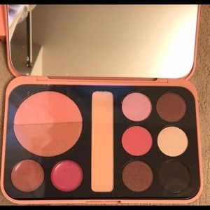 Forever Nude Makeup Palette by bh Cosmetics